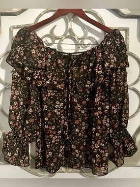 NWT Vici Black Floral Off-Shoulder Blouse Size Small